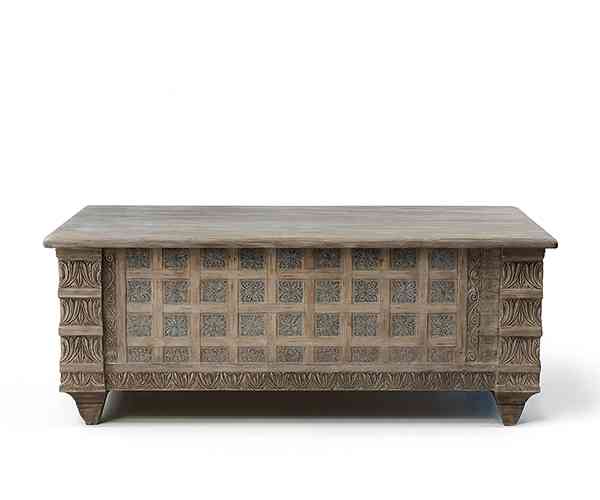 TRUNK TABLE